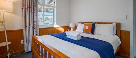 3 chambres, fer et planche à repasser, Wi-Fi, draps fournis