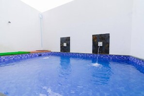 6 piscinas techadas