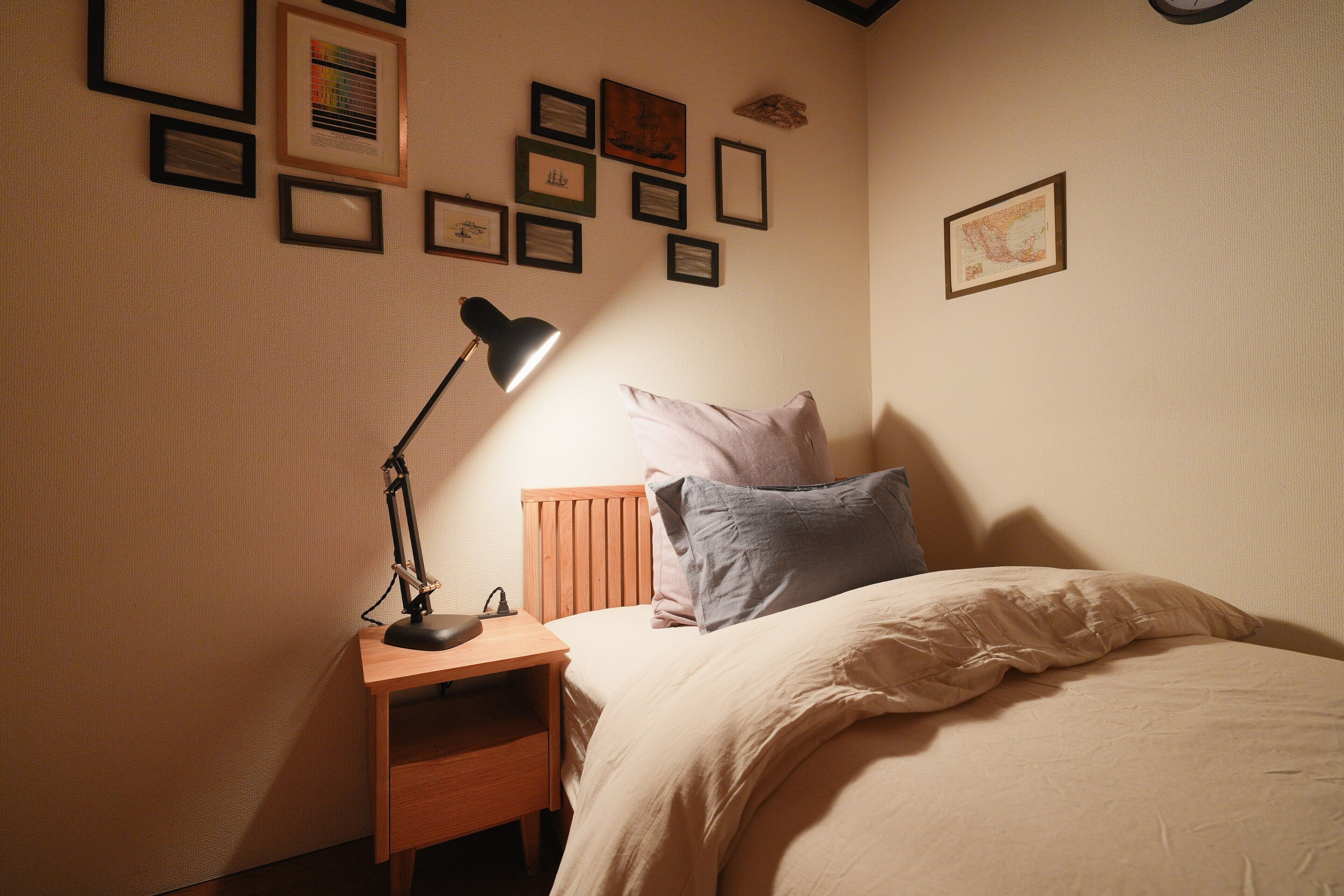 1 chambre, fer et planche à repasser, accès Internet, draps fournis