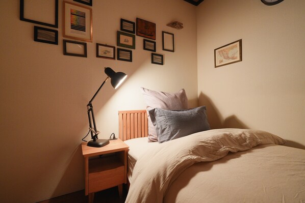 1 bedroom, iron/ironing board, Internet, bed sheets