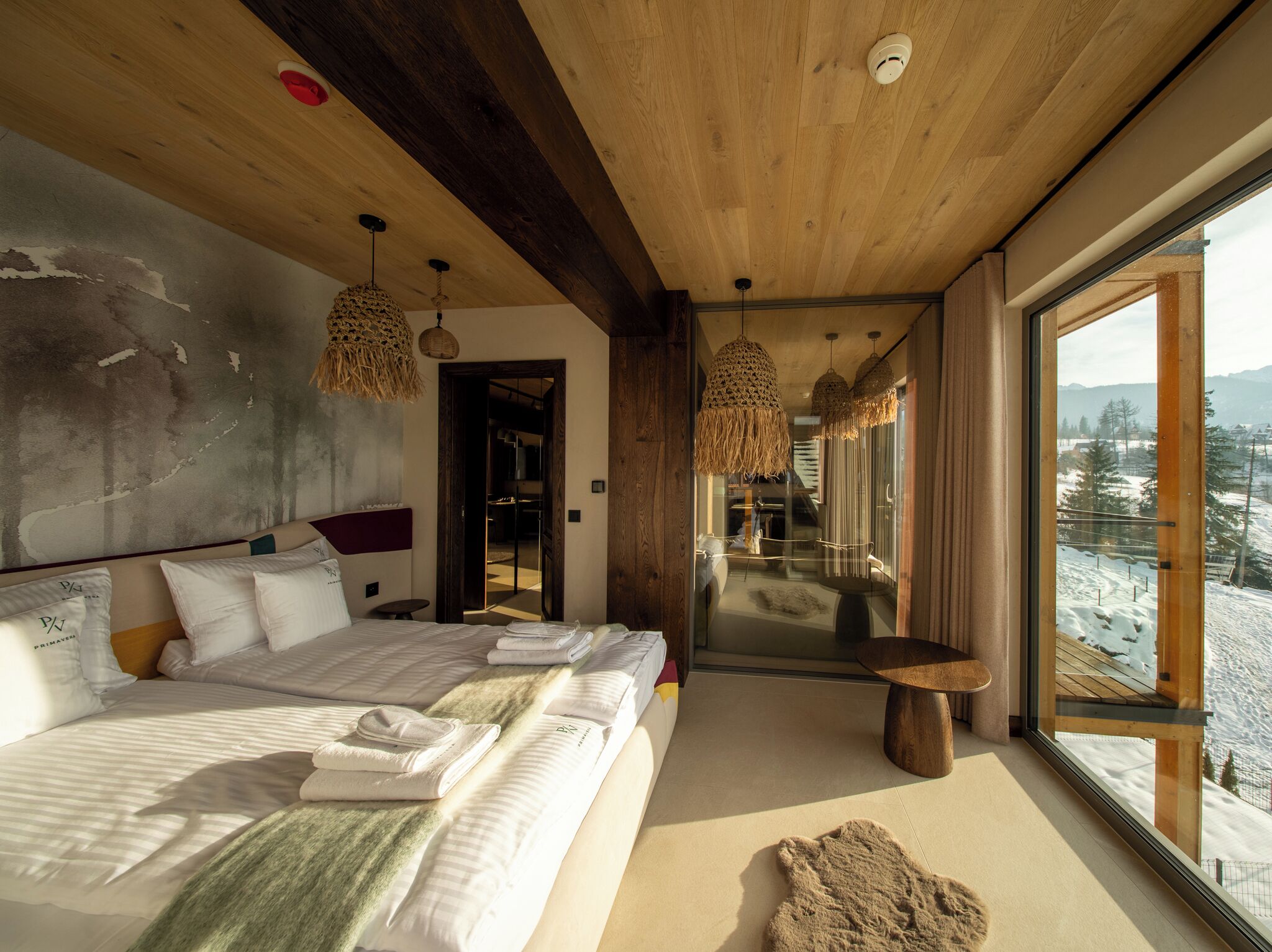 Luxury-Apartment, Klimaanlage, Bergblick | Verdunkelungsvorhänge, Bügeleisen/Bügelbrett, kostenloses WLAN