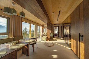 Luxury Apartment, Air conditioning, Mountain View | Dining - Apartament Primavera (zakopane)