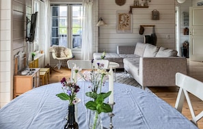 Living Room - Stunning home in Løgstør with WiFi (Løgstør)