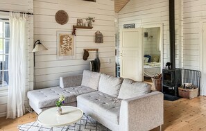 Living Room - Stunning home in Løgstør with WiFi (Løgstør)