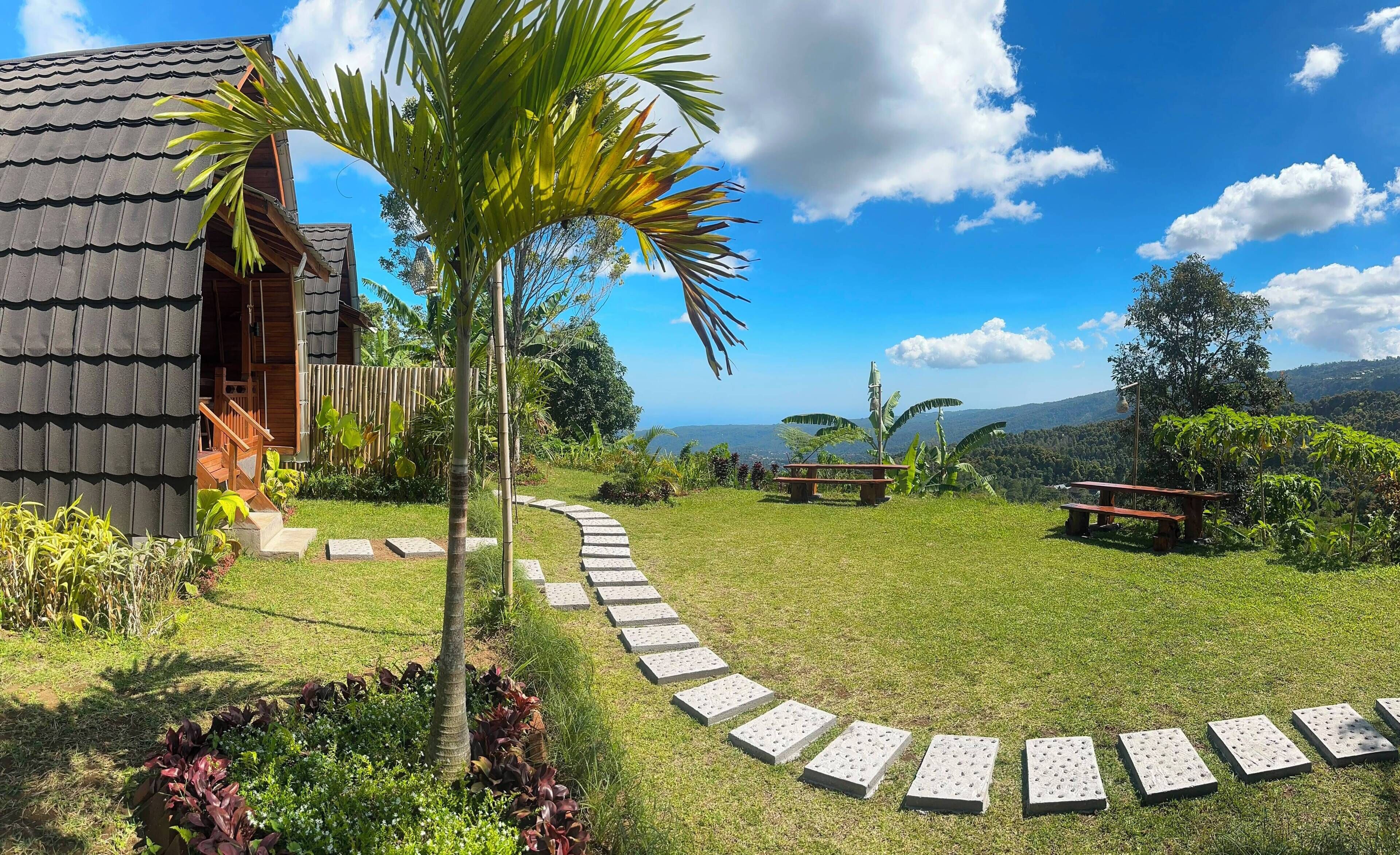 Vista frontal de la propiedad