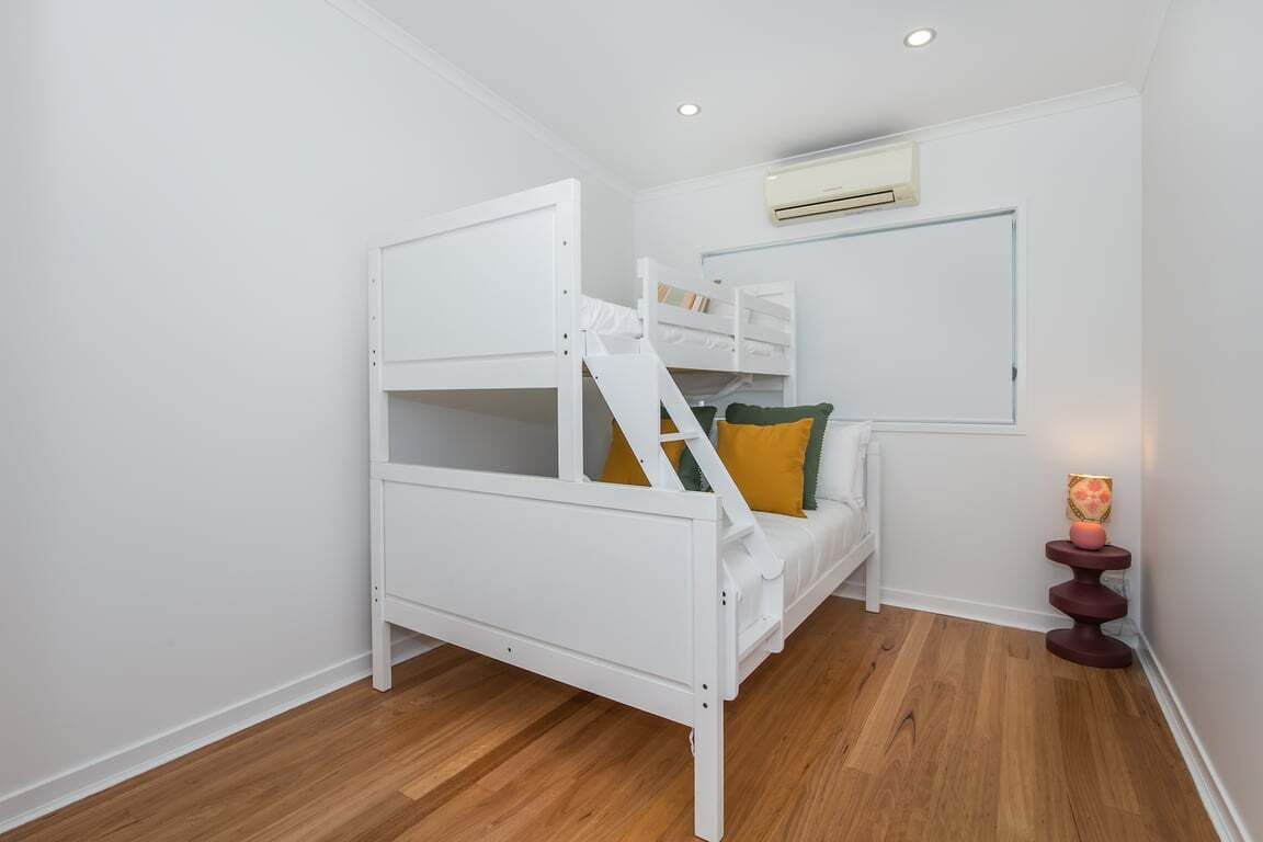 5 bedrooms, iron/ironing board, WiFi