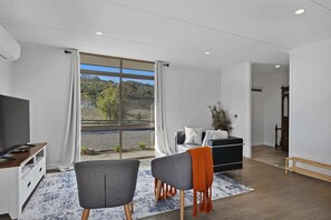 TV, fireplace, offices