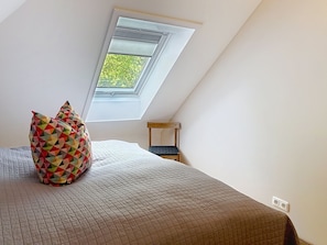 2 Schlafzimmer, Schreibtisch, Internetzugang