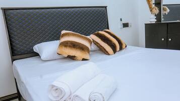 3 bedrooms, iron/ironing board, WiFi, bed sheets