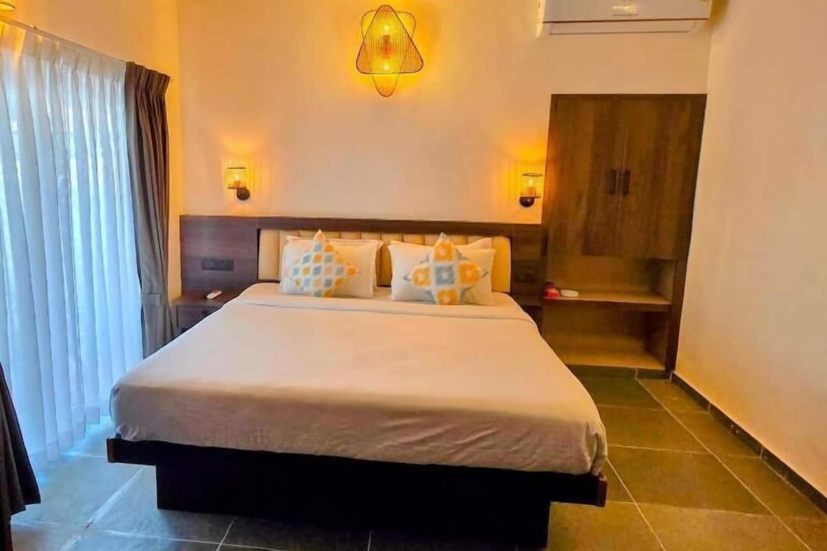 Romantic Double Room, Patio, Garden View