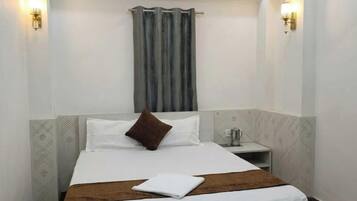 Kamar Double Deluks, pemandangan kota | Meja kerja dan Wi-Fi gratis