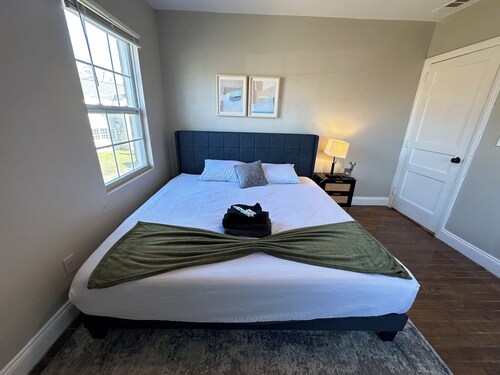 Birmingham 1BR Suite with Parking Near Downtown