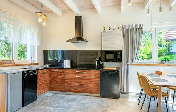 Coffee/tea maker, fridge, microwave, dishwasher