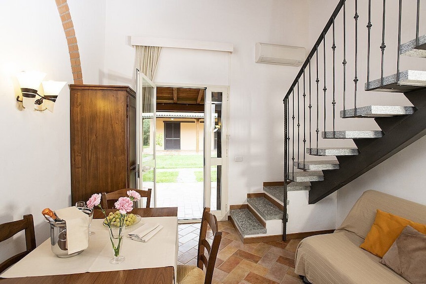 Casa Tera A: A Graceful Two-story Apartment In The Characteristic Style Of The Tuscan Countryside, With Free Wi-fi. - Grosseto