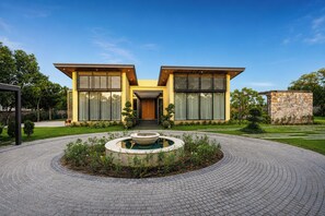 Ngoại thất