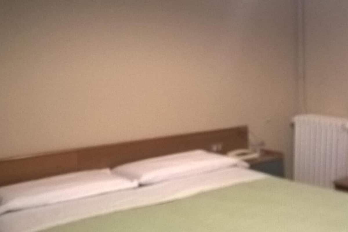 Basic Double Room, Non Smoking | Desk, free WiFi, bed sheets