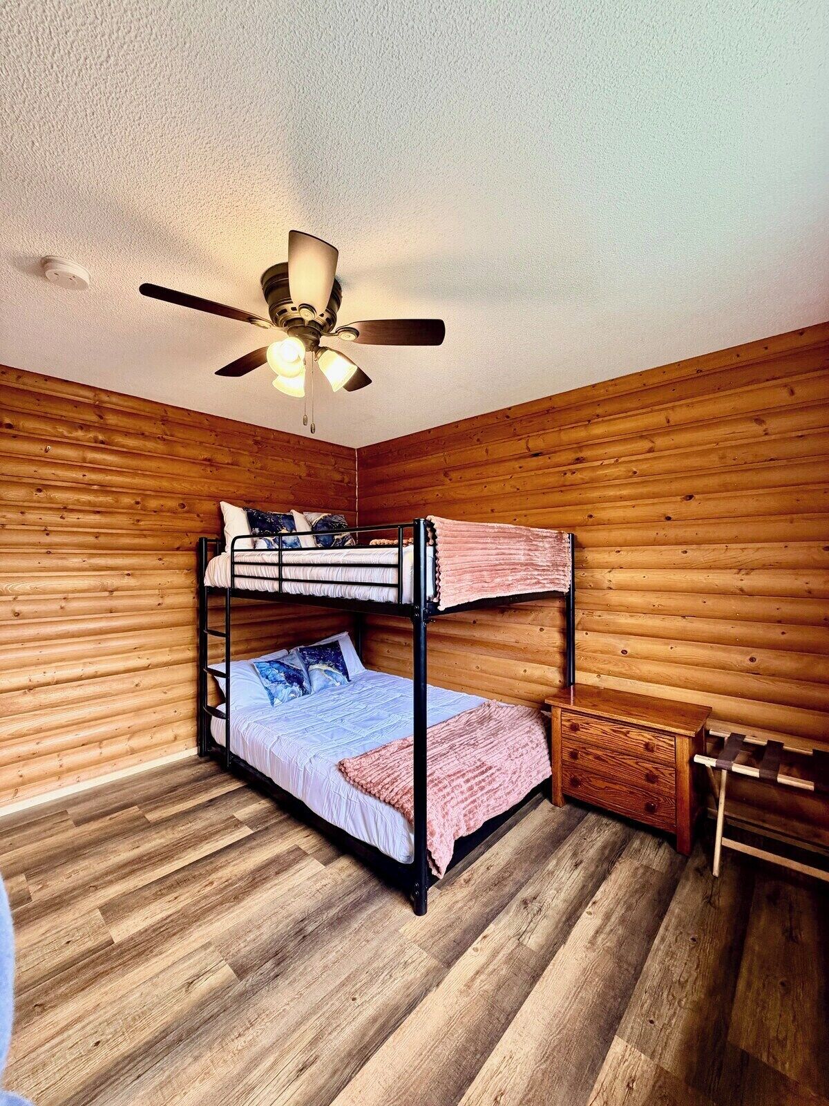 1818 Trailside Cedar - Cabin 2 - Grand Marais