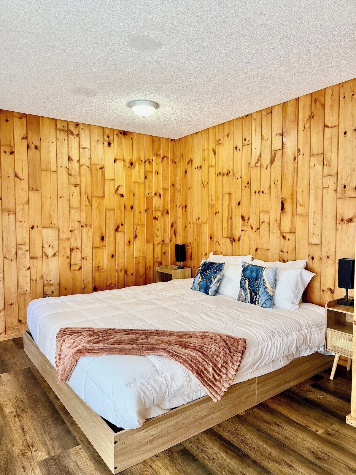 1818 Trailside Pine - Cabin 3 - Grand Marais, MN