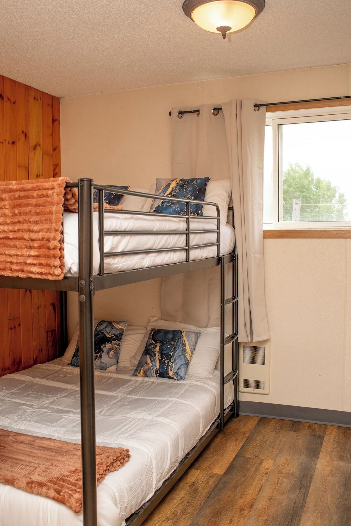 2 chambres, accès au Wi-Fi (inclus), literie fournie