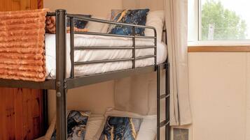 2 chambres, accès au Wi-Fi (inclus), literie fournie