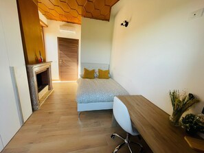 2 chambres, fer et planche à repasser, Wi-Fi, draps fournis