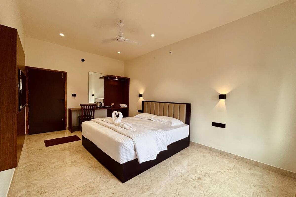 Habitación doble Deluxe, vista a la montaña | Escritorio, espacio para trabajar con laptop y wifi gratis