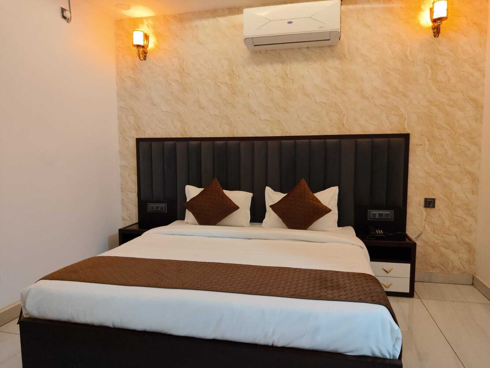 Deluxe Double Room | Free WiFi