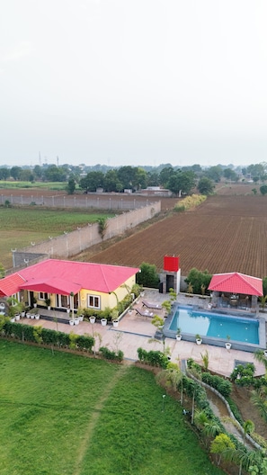 Exterior - Alaya Stays Royal Green Farm 2BHK W Pool (Gurugram)