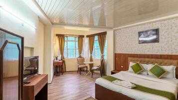 Deluxe Double Room, City View | WiFi (free)