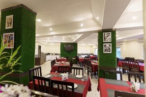 Dining - Hotel Yuma Darjeeling By Yagi group (Darjeeling)