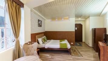Deluxe Double Room, City View | WiFi (free)