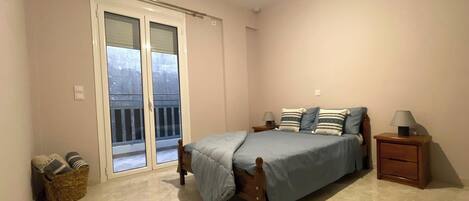 2 habitaciones, tabla de planchar con plancha, wifi y ropa de cama