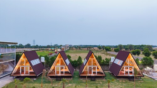 Alaya Stays Malik Farms Wooden Cottages