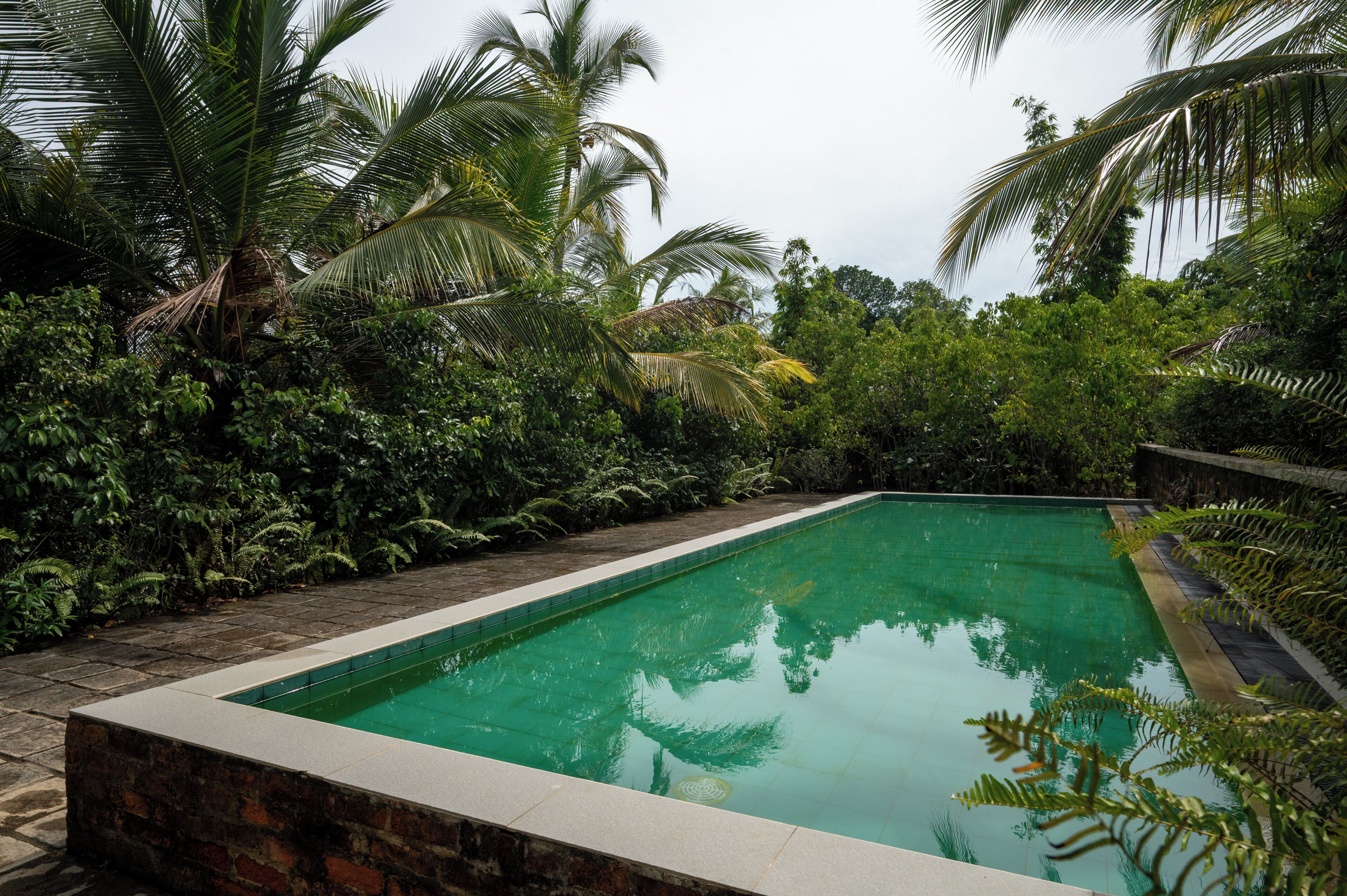 2 outdoor pools