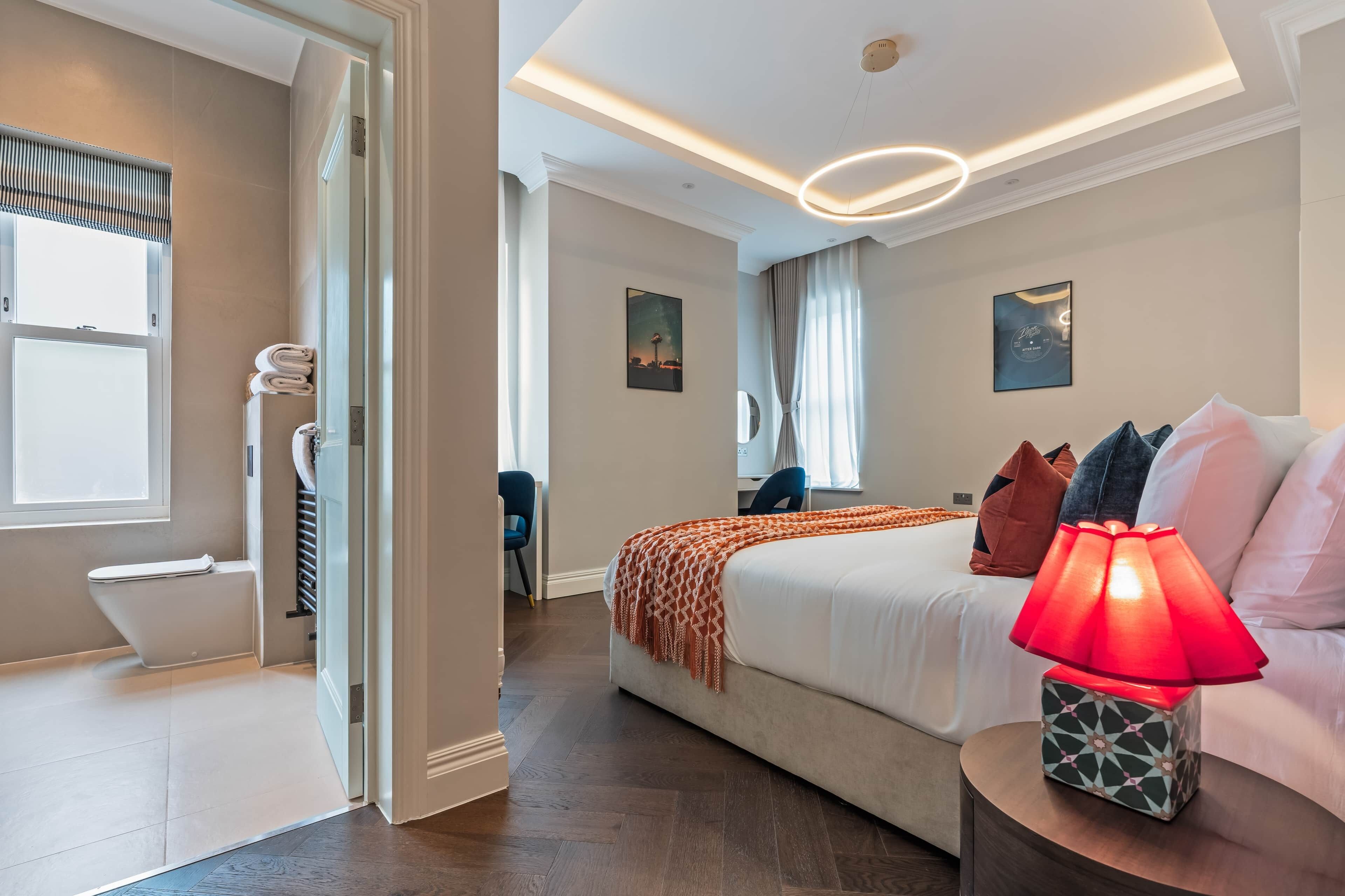 8 bedrooms, desk, iron/ironing board, bed sheets