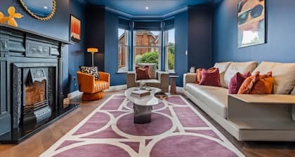 Luxury 8 Bed House | Games Room | Private Parking