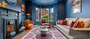 Luxury 8 Bed House | Games Room | Private Parking