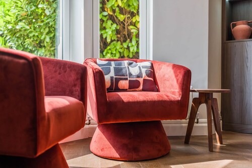 Luxury 8 Bed House | Games Room | Private Parking