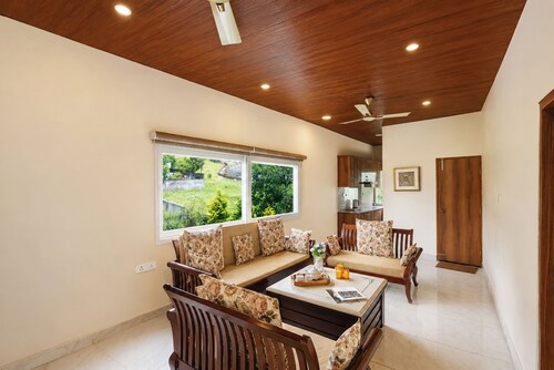 Karinya Villas Scenic Hill View & Garden