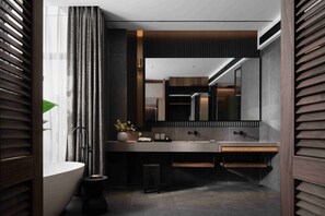 Traditional Suite | Bathroom - 6500 Hotel Chaozong Street Wuyi Plaza (Changsha)