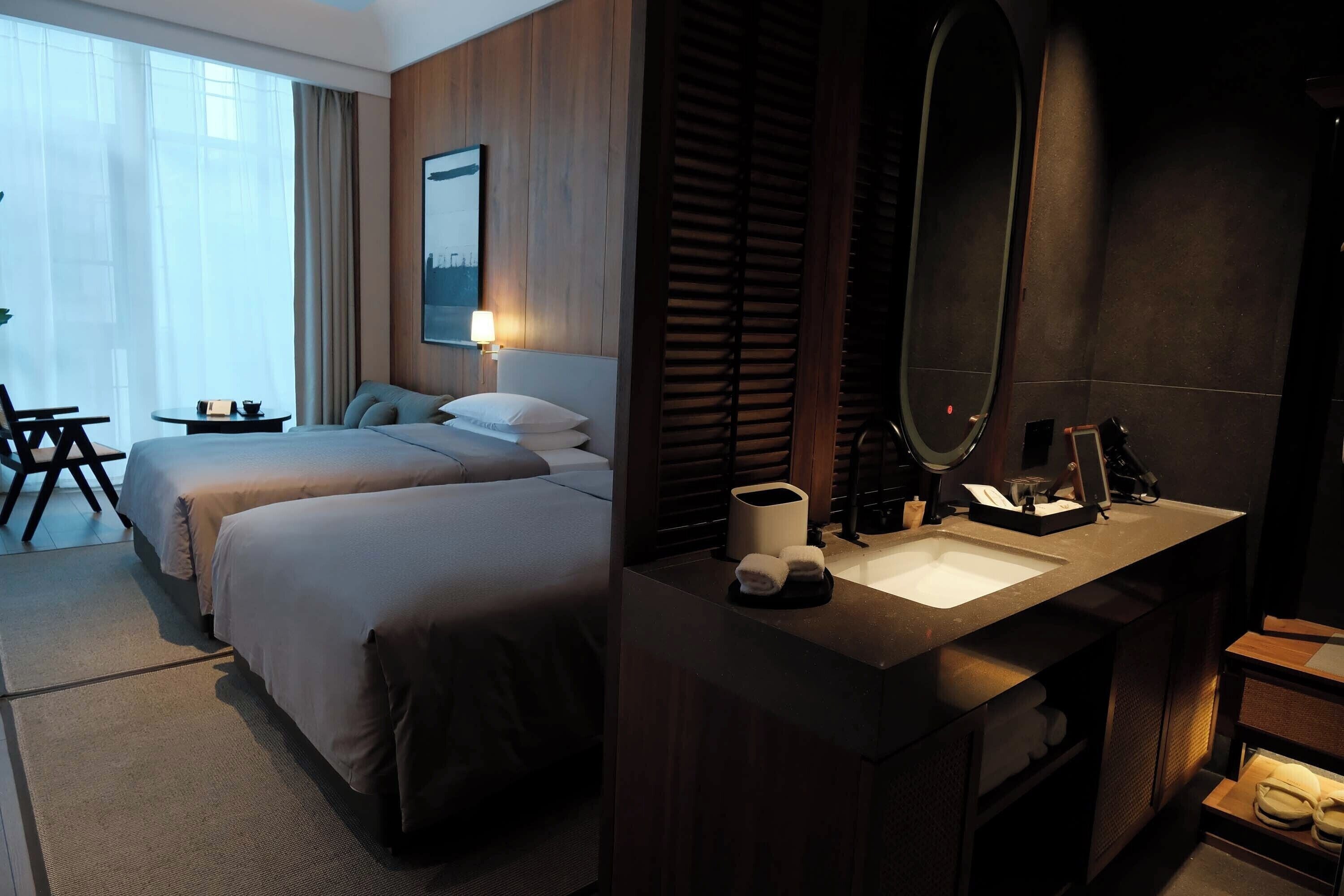Comfort Twin Room | Minibar, blackout drapes, soundproofing, WiFi (free)