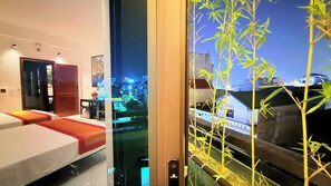 Camera familiare, balcone, vista città | Wi-Fi gratuito