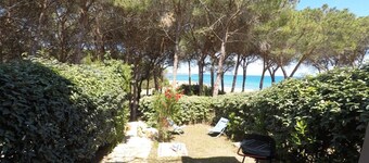 Apartment 'La Corte Degli Ulivi B' with Sea View, Wi-Fi and Air Conditioning