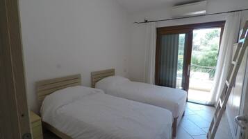 2 quartos, ferros/tábuas de passar roupa, Wi-Fi, roupa de cama