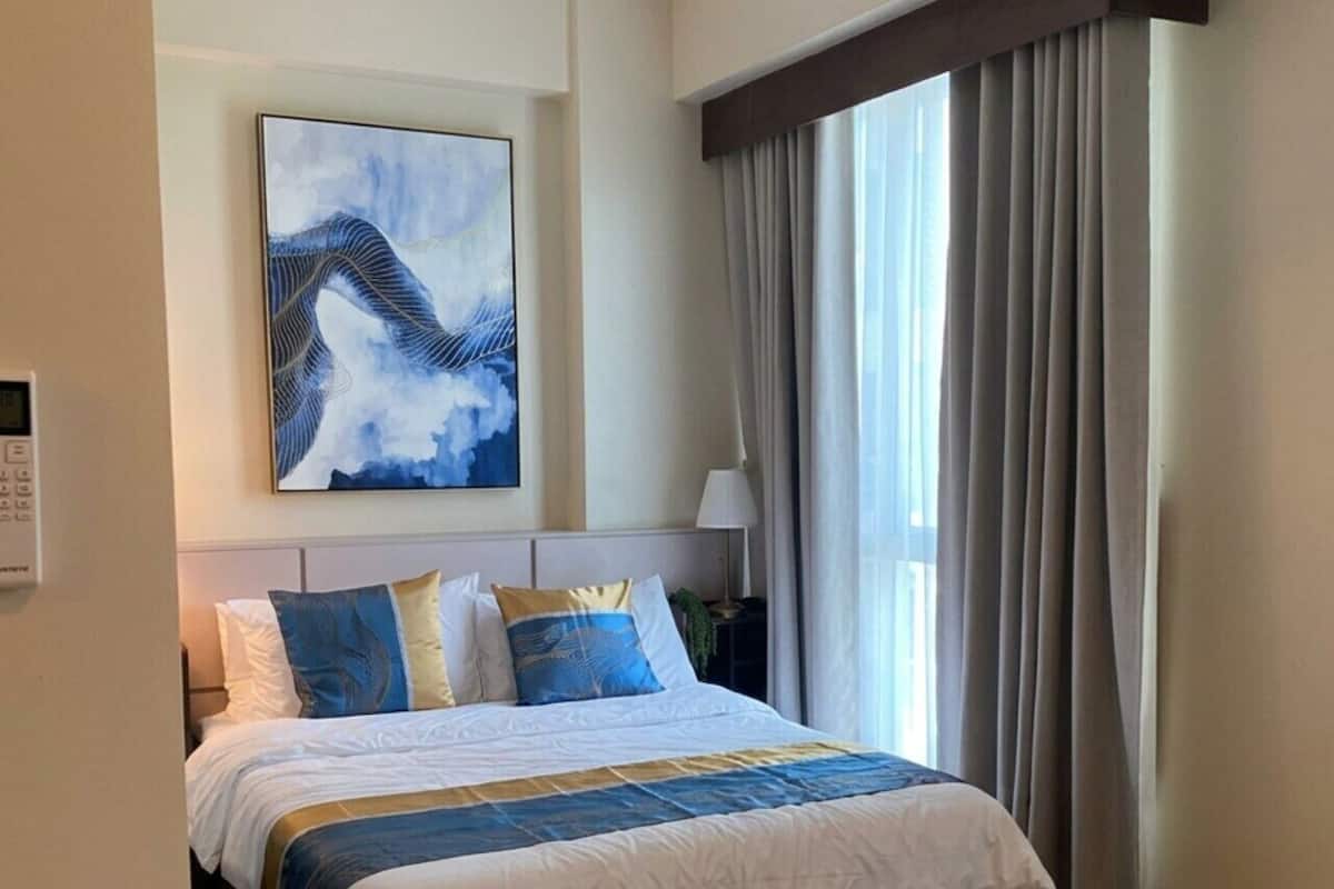 Executive Studio Suite | Desk, WiFi (free)