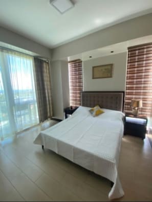 Family Condo | Desk, WiFi (free) - MactanRent.ph (Lapu-Lapu)