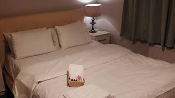 Iron/ironing board, internet, bed sheets