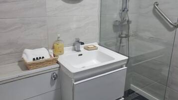 Shower, towels