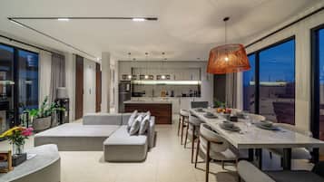 Departamento exclusivo, 3 habitaciones, vista al patio | Restaurantes