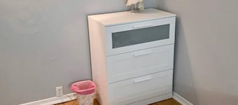 Komfortables Apartment mit 2 Schlafzimmern in Laval, 2 Parkplätze, optionale Autovermietung